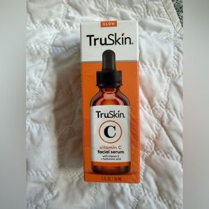 TruSkin Glow Vitamin C Serum - Orange